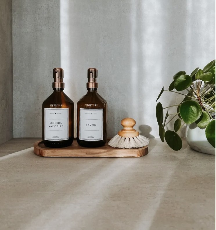 LES FLACONS DE L’APOTHICAIRE L’ÉLÉGANCE DU RÉUTILISABLE