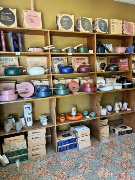 boutique Maison Pipelettes . Revendeur officiel Cookut. Les Vans Ardeche . Cuisine saine en inox