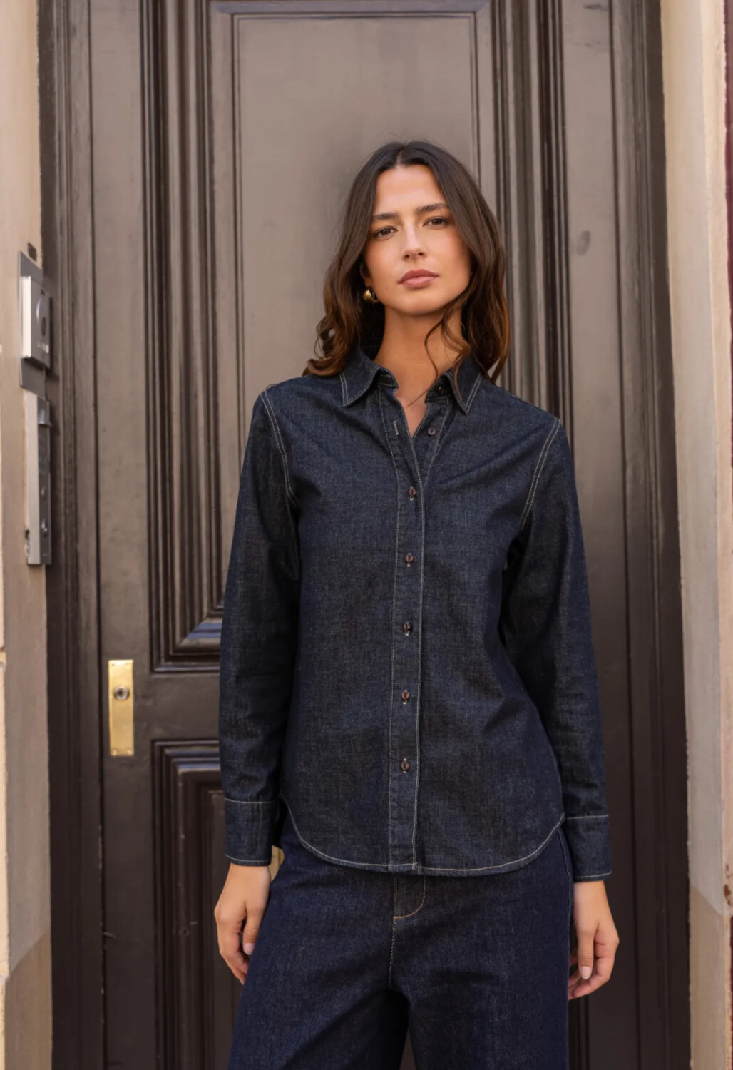 chemise denin brut un grand classique intemporelle